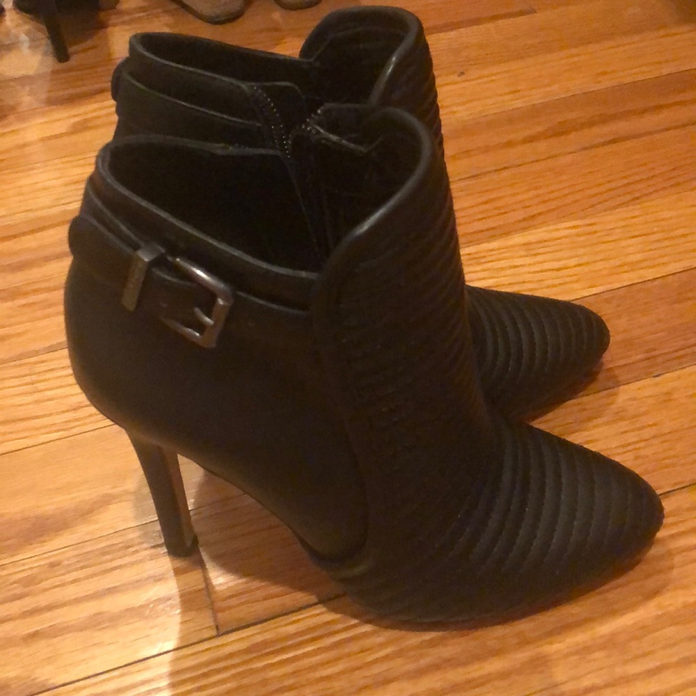 BCBG ankle zip up boots
